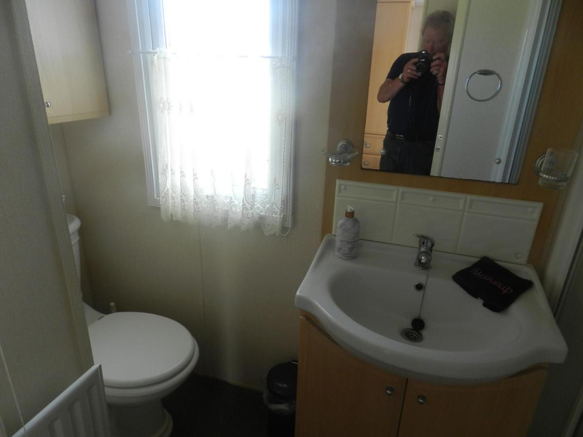 Cwtch Caravans Little Haven Buitenkant foto
